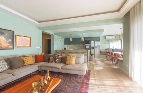 Barcarena Villa | Retreat Villa (MiniGolf, Hot tub, Sauna) max 38 ppl