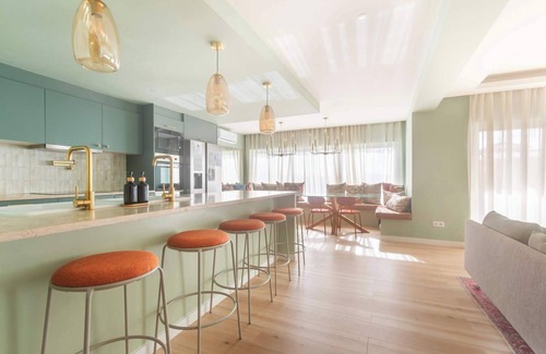 Barcarena Villa | Retreat Villa (MiniGolf, Hot tub, Sauna) max 38 ppl