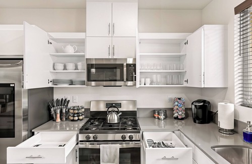 Ocean View Hills House | Retreat w/EV Charger, Pool, Gym, Workspace + More