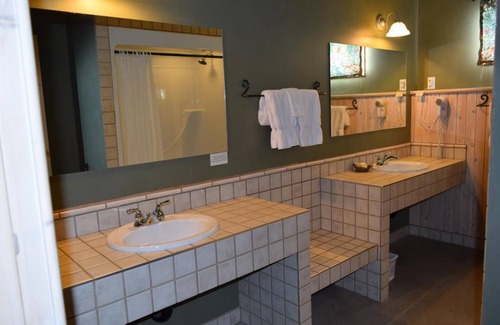 Nimpo Lake Hotel | Retreat Wilderness Inn
