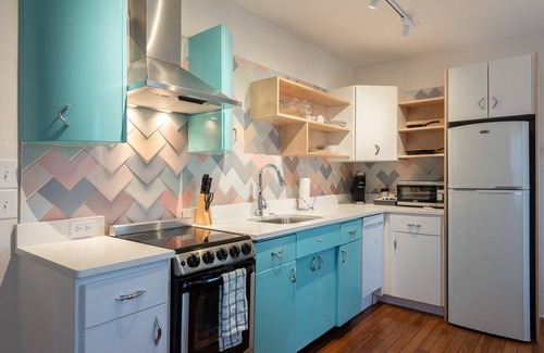 Belmont Apartment | Retro Apartment| Lux Extended Stay in Belmont
