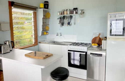 Separation Creek House | Retro Beach house for 2