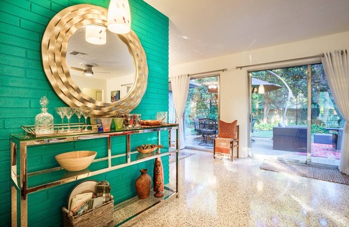Indian Beach Sapphire Shores House | Retro-Chic 2BR Bungalow in Sarasota Historic Neighborhood, Firepit, near Bay