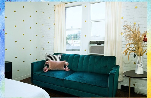 Westlake Apartment | Retro Chic Studio Near DTLA!