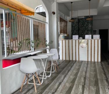 Jomtien House | Retro guesthouse