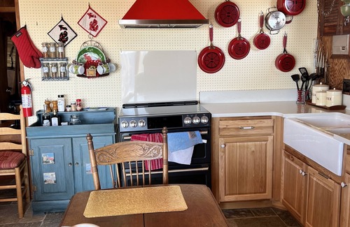 Mears Cottage | Retro Lakefront Cottage with Modern Comforts