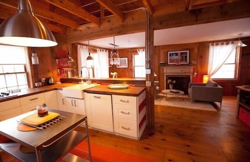 Grafton Apartment | Retro Modern Barn Apartment in the Heart of Grafton