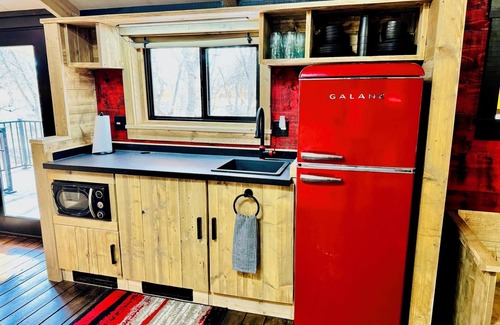 Ashland RV Rental | Retro - Safari Tent | 2 Bed, 1 Bath