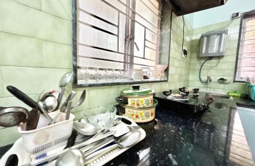 Sector II House | Retro Style 2BHK near Salt Lake Sector 5 Metro Station