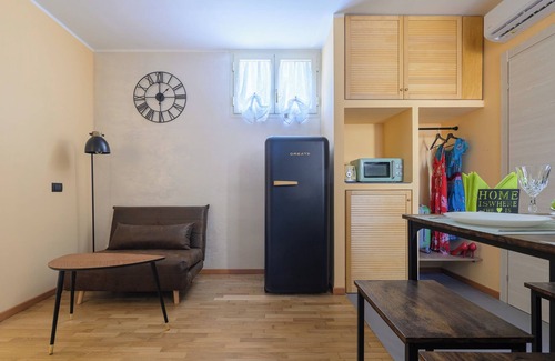 Tuscolano Apartment | Retro-vintage style House Like Once Upon a Time is a place with old-world charm