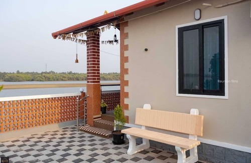 Udupi Cottage | Reunion Ocean Tides- Room 222- Beach Cottages