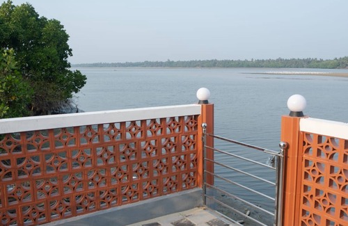 Udupi Cottage | Reunion Ocean Tides- Room 222- Beach Cottages