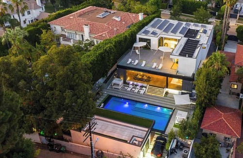 The Flats House | Rexford Modern - Living Art on Rexford Drive w/6BR Near the Golden Triangle