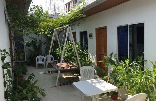 Maafushi House | Reyva Inn Guest House is a very local style guest house in Maafushi, Maldives.