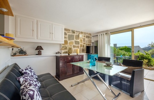 Mandelieu-La-Napoule Apartment | Rez-de-villa dans un beau domaine avec piscine