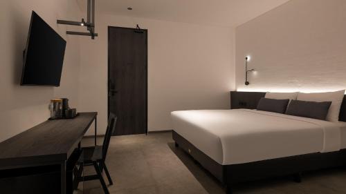 Semarang Hotel | REZ Hotel