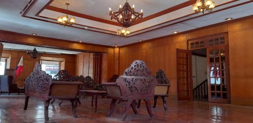 Vigan Bed & Breakfast | RF ANICETO MANSION
