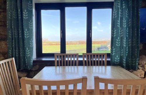 Crynant House | Rhossili's Retreat - AONB - Gower Rural Sleeps up to 6