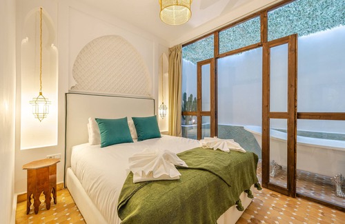 Kasbah House | Riad Dar Lallasaadia-exclusiv-heatedpool-breakfast