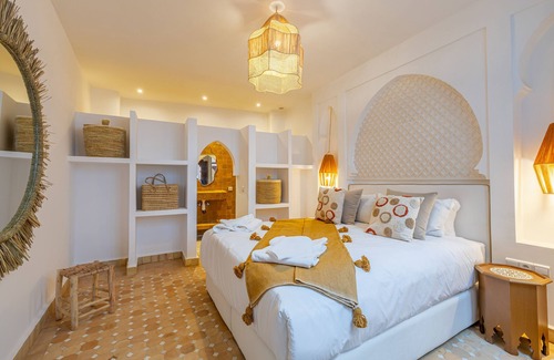 Kasbah House | Riad Dar Lallasaadia-exclusiv-heatedpool-breakfast