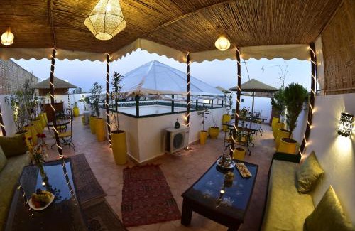 Bab Taghzout House | Riad Iklil