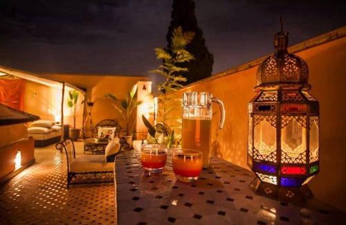 Bab Taghzout House | Riad Mounlight