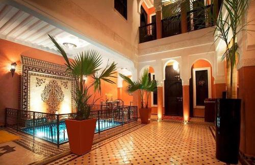 Bab Taghzout House | Riad Mounlight