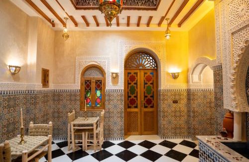 Oulad Khallouf House | Riad Qasr El Medina