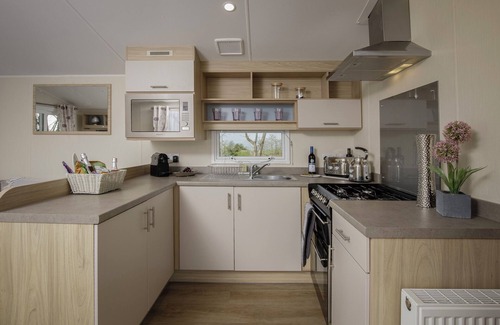 Longridge House | Ribble Heights Cosy Lodge Retreat with Countryside Views, Longridge, (Pet Free)
