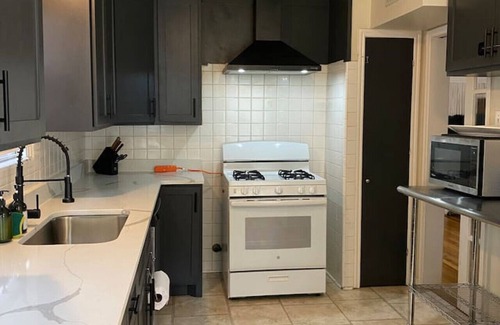 South Central Houston House | Rice Village Retreat