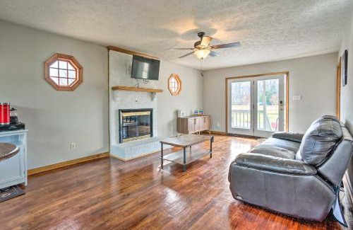 Sandston House | Richmond Area Home with Game Room and Patio!