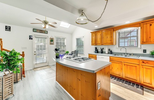 East Highland Park House | Richmond Home w/Deck: 1 Mi to Richmond Raceway!