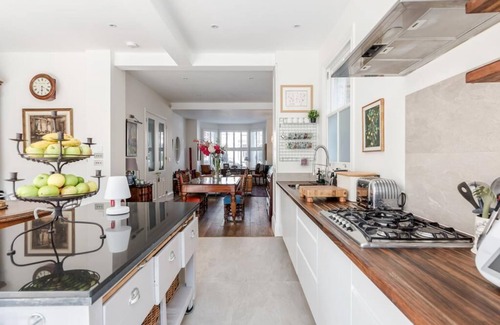 Twickenham Riverside House | Richmond large home away from home/Garden/London 20 mins/Thames/walk to tube