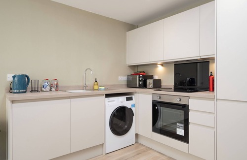 Everton Apartment | Richmond Row Liverpool City Apartment | Secure Parking & EV |