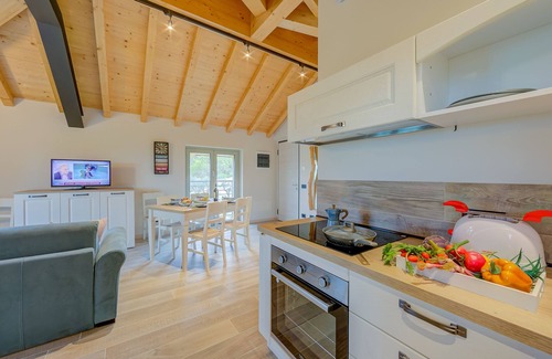 Roe Volciano Apartment | Ricomilla-Finestra Sul Verde- priv park, Roè Volciano, Italy