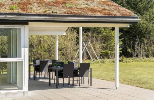 Grønhøj House | "Ricus" - 1.8km from the sea by Interhome
