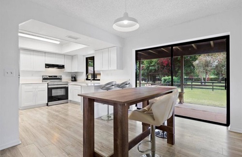 Loxahatchee Groves House | Riders' Haven: Equestrian Escape