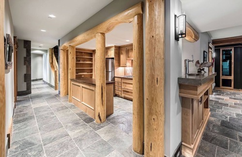 Calgary House | Ridge Meadows Estate 7BR 9BA (+30 Day Only)