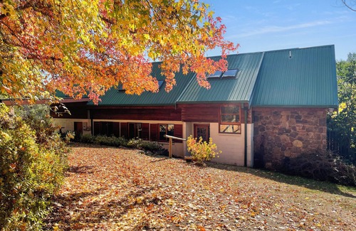 Merrijig House | Ridge River Retreat: 4 BR, 3.5 BA in Merrijig, Sleeps 8