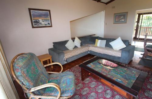 Uvongo House | Ridge road 18 Holiday House