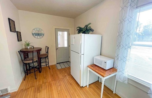 Ironwood House | Ridge Street Cottage for Traveling Professionals 1