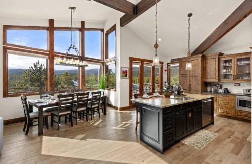 Nederland House | Ridge View Retreat - Panoramic Views and Hot Tub