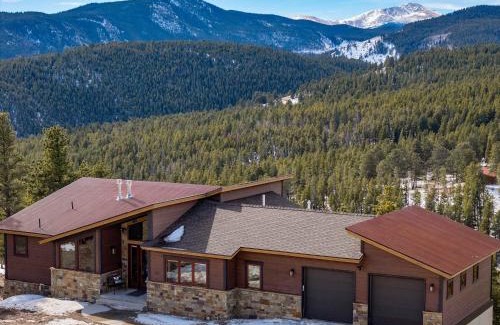 Nederland House | Ridge View Retreat - Panoramic Views and Hot Tub