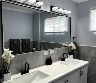 Kingstown Apartment | Ridge View
