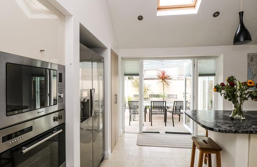 Mullion Cottage | RIDGEBACK HOUSE, family friendly, with a garden in Helston