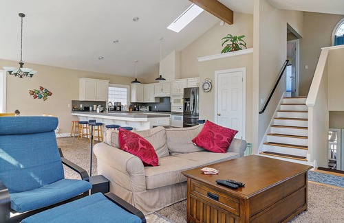 Park Hill House | Ridgecrest Retreat: 3 BR, 2.5 BA House in Cambria, Sleeps 6