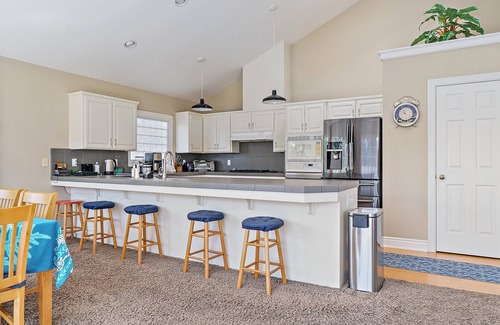 Park Hill House | Ridgecrest Retreat: 3 BR, 2.5 BA House in Cambria, Sleeps 6