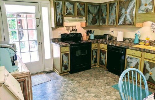 Ridgetop House | Ridgetop Retreat! 16 miles from Nashville. Quiet property on a dead end street.