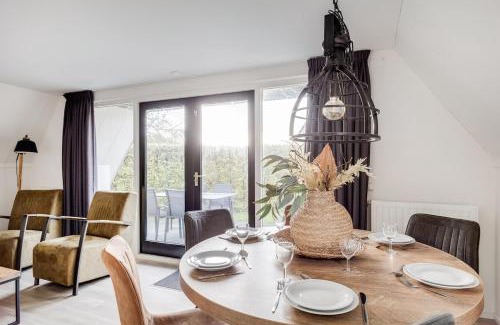 Zwiggelte House | Rietzanger I Cottage met Mooie Inrichting