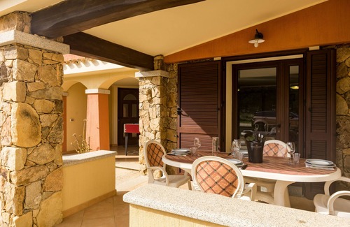 Solanas House | RIFINITO APPARTAMENTO CON WIFI ILLIMITATO, LETTI ORTOPEDICI, AIR/C.